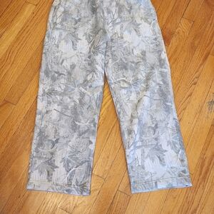 Hollister Men's Gray Leaf Print Sweatpants